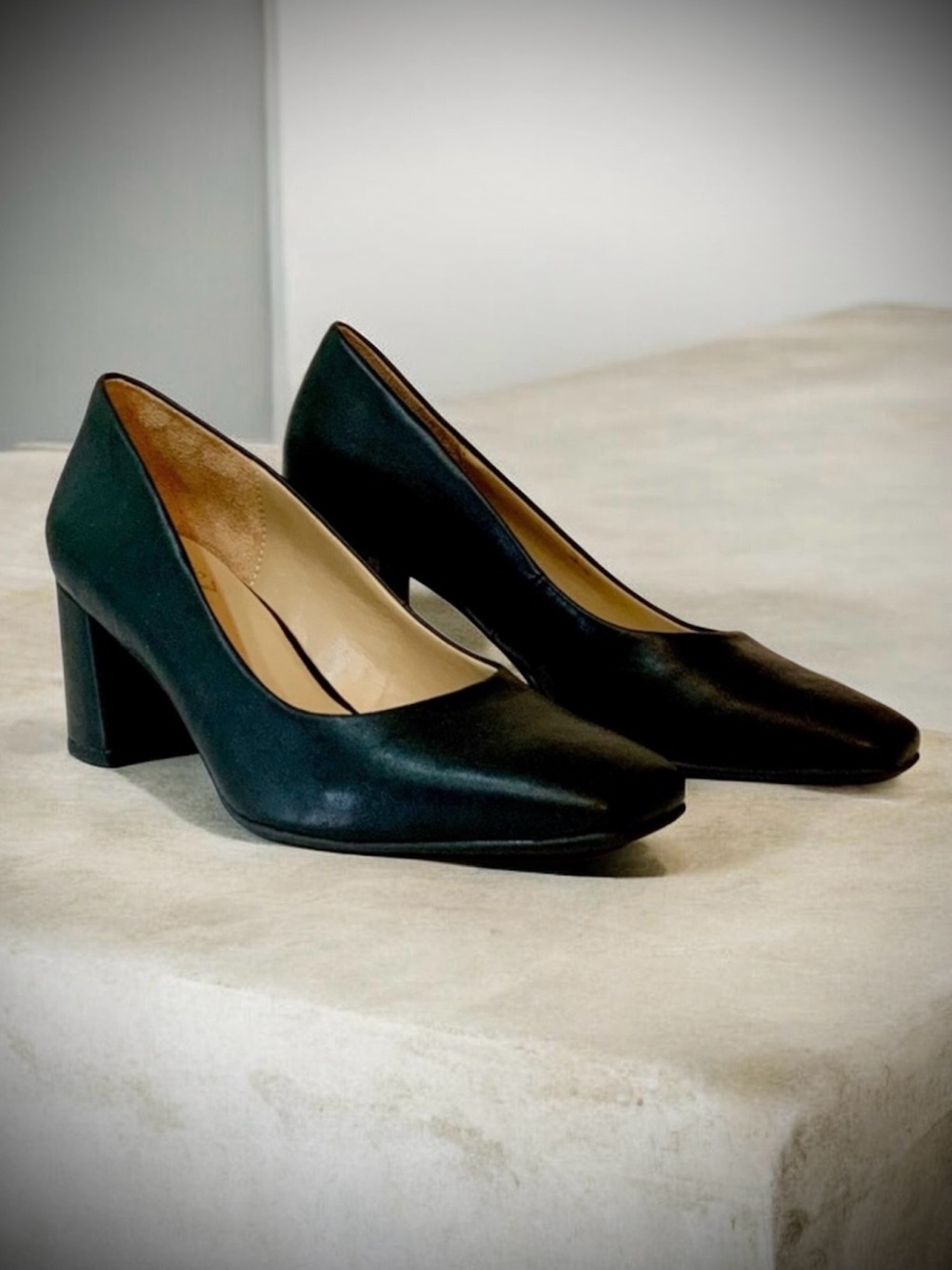 NWOT Naturalizer ‘Warner’ Black Mid Heel Pumps